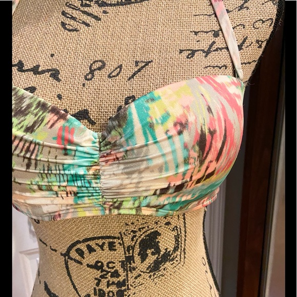 Victoria's Secret Other - Victoria’s Secret Swimsuit Top Sz 36C Padded cups